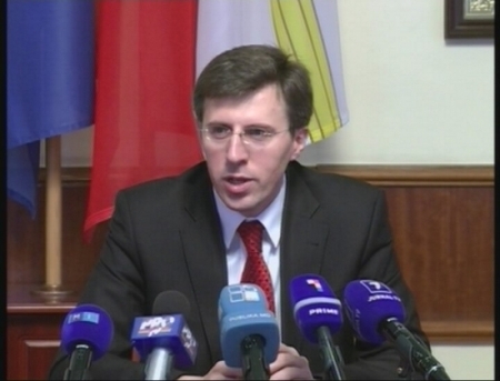 VIDEO. Dorin Chirtoaca isi amana nunta: Sa se aleaga presedintele ca sa-l iau de nanas 