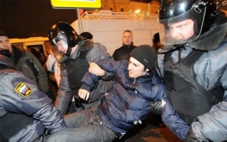 Politia impiedica o manifestatie a OPOZITIEI la Moscova. ZECE protestatari au fost arestati