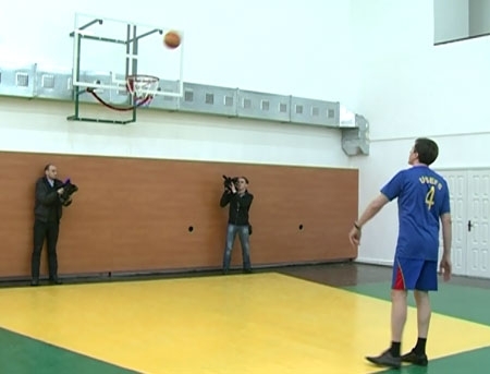 VIDEO. Baschet cu primaria. VEZI cum isi motiveaza Chirtoaca rateurile la cos