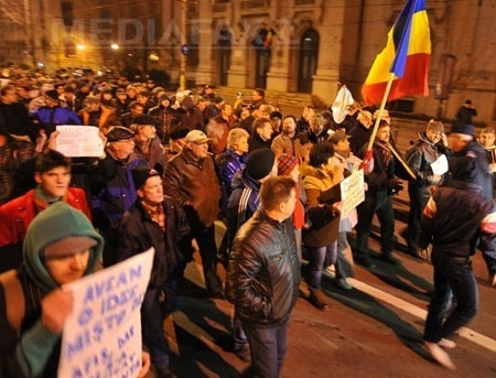 NOI PROTESTE in mai multe orase din Romania! Ce i-a nemultumit pe sutele de manifestanti