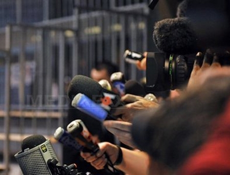Jurnalist rus, concediat dupa ce a realizat un reportaj despre fraudele de la alegerile parlamentare
