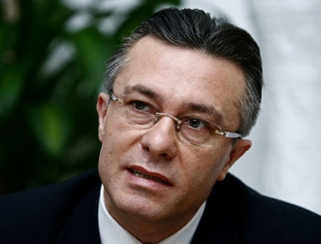 VIDEO. Randuri mai mici? Diaconescu: Am deschis la Chisinau cel mai mare oficiu consular