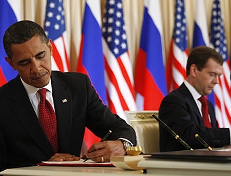 Acord fara precedent intre Rusia si SUA: Arme semiautomate rusesti, livrate politiei americane
