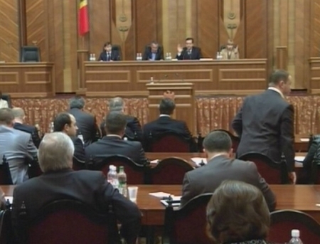 MILIONARII din PREZIDIUL Parlamentului. AFLA cat spun ca au castigat in 2011
