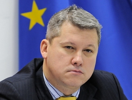 Romania are PREMIER INTERIMAR, dupa demisia Guvernului Boc. CINE este acesta