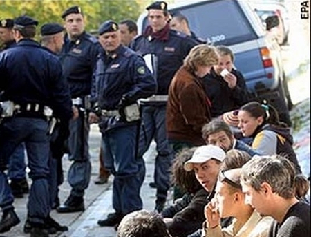  "Nu ar fi mai bine daca ar pleca inapoi?" Site-ul olandez lansat pentru reclamarea imigrantilor est-europeni