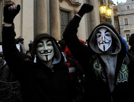 Anonymous i-au spart e-mail-ul presedintelui sirian. Ce PAROLA avea contul si ce au DESCOPERIT hackerii
