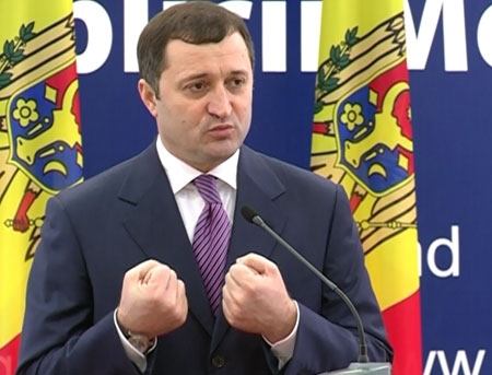 VIDEO. Guvernul insista asupra lichidarii instantelor economice. Filat, catre Efrim: De ce nu sanctionati judecatorii?