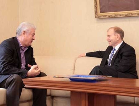 Voronin, catre ambasadorul SUA: Nu vom recunoaste legalitatea alegerii presedintelui