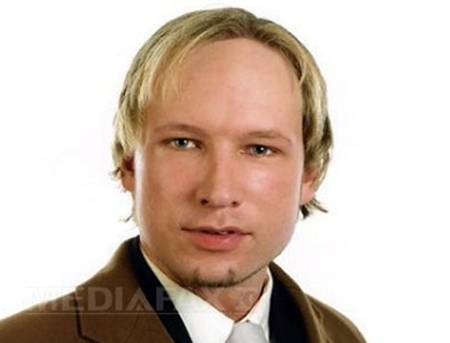 Fosta iubita a lui Anders Breivik, despre obiceiurile criminalului: Se machia si nu avea arme in casa

