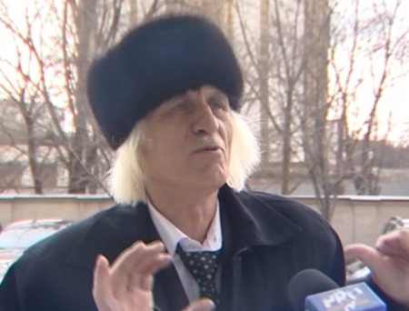 VIDEO. Vrea sa fie presedinte si i-a promis o piesa lui Timofti! VEZi aici cum CANTA
