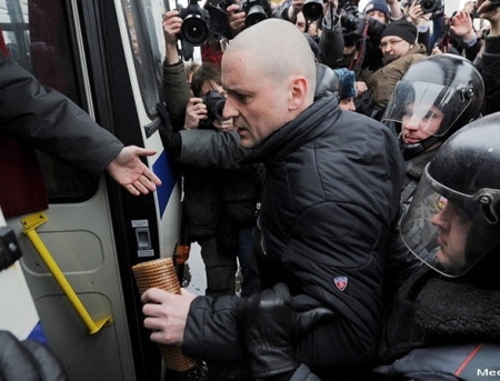 FOTO. PROTESTE iN RUSIA: Zeci de oameni arestati la Moscova in cadrul unei manifestatii impotriva lui Putin