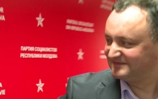 FOTO. Cum l-au desenat comunistii pe Dodon ca sa para un CADAVRU POLITIC