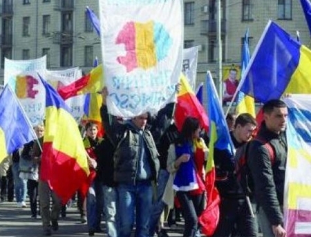 Marsul Unirii pe strazile Chisinaului! Mii de persoane vor marca azi 94 de ani de la unirea Basarabiei cu Romania