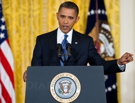 Barack Obama a glumit pe seama incidentului cu microfonul ramas deschis in timpul intalnirii cu omologul sau rus Dmitri Medvedev