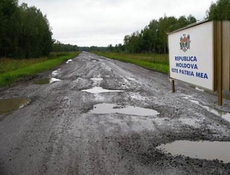 Vitalie Cojocari: Romania, tara autostrazilor melcilor. Moldova, tara autostrazilor inexistente
