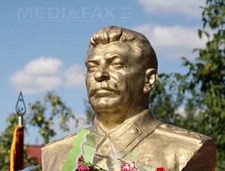 Peste 40 de orase din Rusia si CSI ar putea avea autobuze cu portretul lui Stalin de Ziua Victoriei
