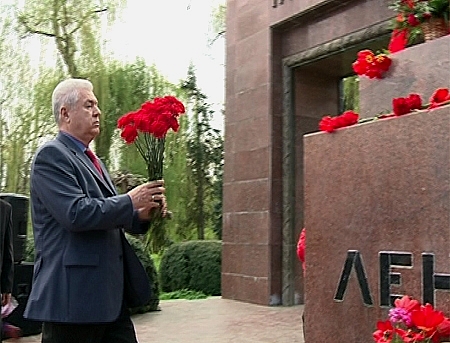 VIDEO. "Oameni ca Lenin se nasc odata intr-un mileniu". Liderul bolsevic, comemorat de PCRM