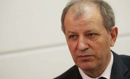 VIDEO. Fiul ministrului Sanatatii, batut de doi necunoscuti in parcarea unui mall din capitala!