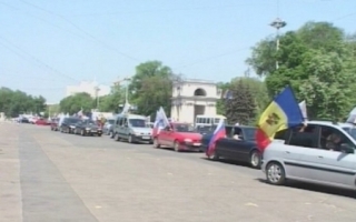 Liga Tineretului Rus a organizat un mars auto, dedicat zilei de 9 mai
