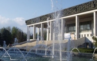 Teatrul de Opera si Balet va purta numele Mariei Biesu, iar Palatul National - cel al lui Nicolae Sulac