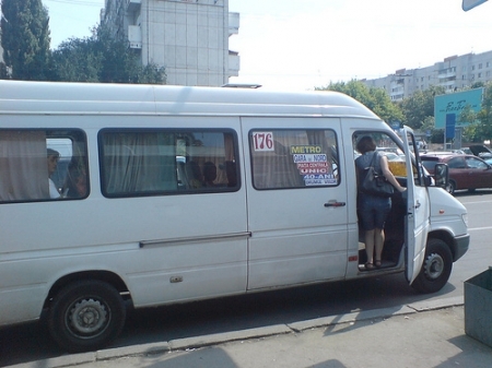 Roman Mihaes: 433 persoane decedate in accidente rutiere in 2011. Opriti microbuzele mortii din Chisinau "“ 2.
