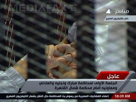 Hosni Mubarak a primit uniforma de detinut a doua zi dupa condamnare