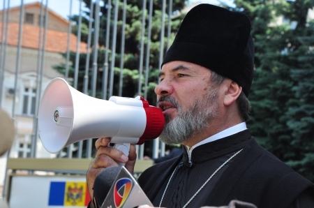 Marchel si Mitropolitul raman prieteni? "Filat vrea sa dezbine Biserica si sa promoveze homosexualitatea"