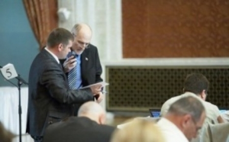 DOC. Liberalii cer CC sa le explice daca deputatilor care lipsesc le poate fi ridicat mandatul