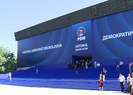 VIDEO. Congres de milioane, la propriu! Cum a fost transformata Opera Nationala pentru intalnirea democratilor