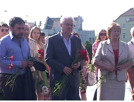 VIDEO. Comunistii au comemorat victimele fascismului. Voronin: "Astazi nu am dispozitie"