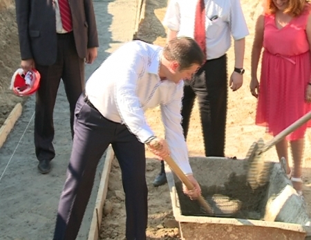 VIDEO. Scoala din Cotul Morii, cat pe ce sa aiba prima piatra pusa de premier! De ce nu s-a intamplat asta