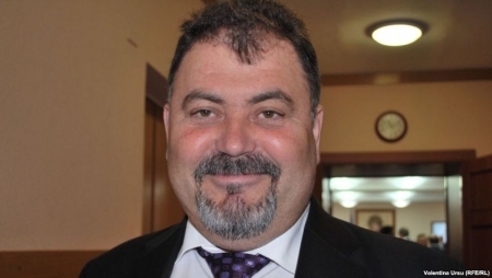 LIVE TEXT CHAT. Anatol Salaru, invitat IN PROFUNZIME 