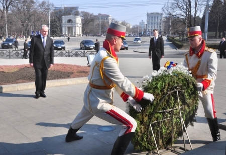 Alex Cozer: Timofti, mascariciul lui Plahotniuc