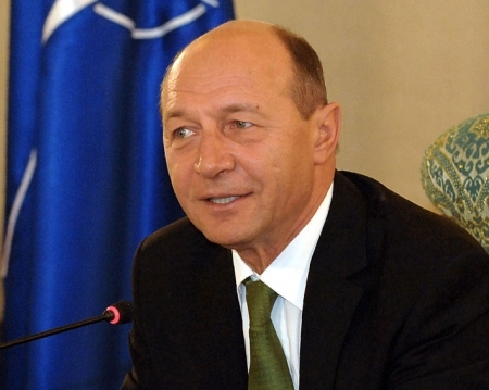 Victor Nichitus: Disperarea lui Traian. Basescu evident
