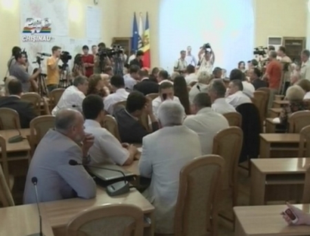 VIDEO. Un proiect de decizie a dat peste cap sedinta CMC. Consilierii PL, nemultumiti