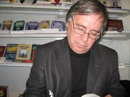 Scriitorul Nicolae Dabija infirma ca ar fi semnat un acord in sustinerea USL