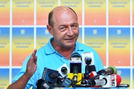 Basescu: In cazul unei prezente de 48-49%, voi repropune USL revizuirea Constitutiei si demisia mea
