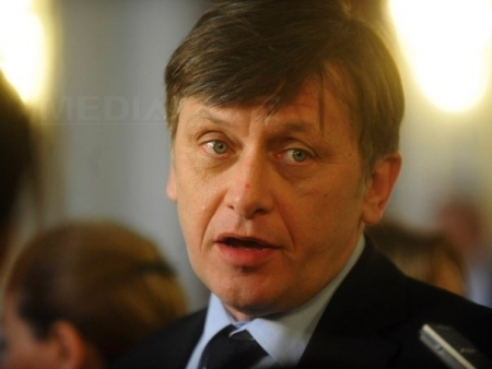 VIDEO. Antonescu: Sper ca va fi o prezenta decisiva. Mesajul catre Basescu: Cetatene, voteaza!
