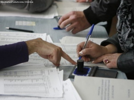 VIDEO. Indemnul la boicotarea referendumului, lansat Basescu, neauzit de moldoveni! Cum s-a votat la Chisinau
