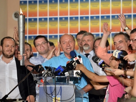 REFERENDUM 2012. Prezenta la vot la ora 23.00 este de 45,92 %, potrivit BEC