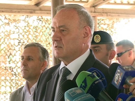 VIDEO. Nicolae Timofti, la cazarma de la Bulboaca! S-a suparat ca nu a fost invitat la pranzul ostasesc?