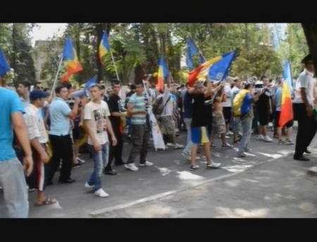 Filmul altercatiilor de la Balti: Marsul Unirii vs anti-protest! Cum a decurs totul