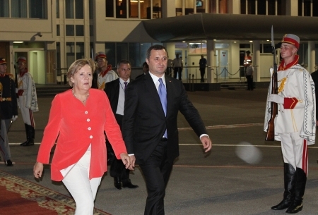 VIDEO. Merkel, impresionata de beciurile de la Cricova. Cadoul primit ramane in Moldova. Afla despre ce este vorba