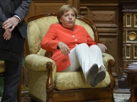 VIDEO. BILD, despre vizita lui Merkel: Alte tari, alte scaune. Aterizare moale pentru Angela Merkel  la Chisinau