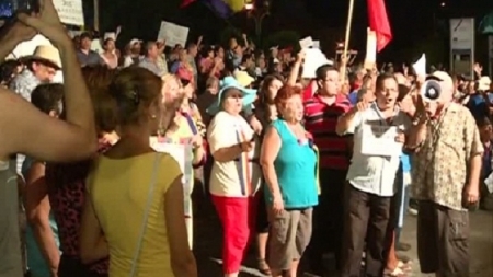 Manifestatiile anti-Basescu continua! Protestatarii marsaluiesc in centrul Bucurestiului