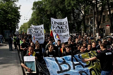 VIDEO. Actiunea 2012: Marsul Unirii va avea traseul modificat pentru evitarea ciocnirilor cu antiunionistii
