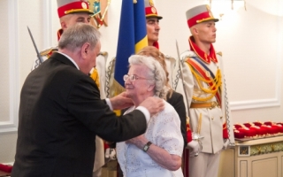 Presedintele Timofti a decorat Cricova cu Meritul Civic