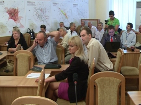 VIDEO. Sedinta CMC s-a lasat din nou cu scandal! Consilierii nu au mai discutat problema microbuzelor!