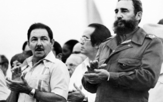 Presa: Fidel Castro ar fi suferit un atac cerebral. Nu poate vorbi si nu poate recunoaste persoane